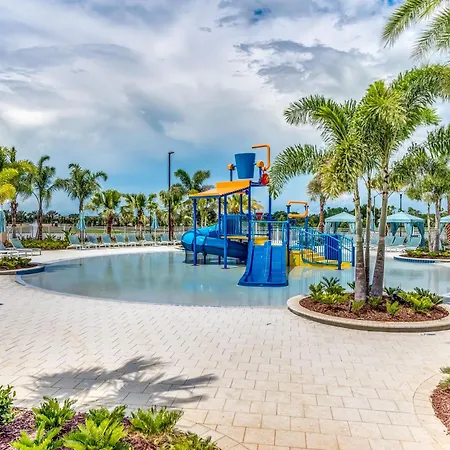 1640 Tropical Palms Circle Villa